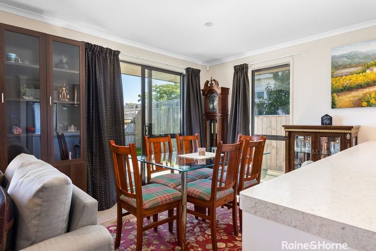 Photo of property in 21 Cambridge Road, Martinborough, 5711