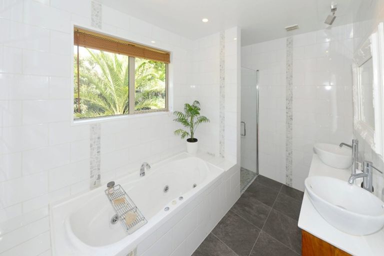 Photo of property in 6 Deavoll Place, Heathcote Valley, Christchurch, 8022