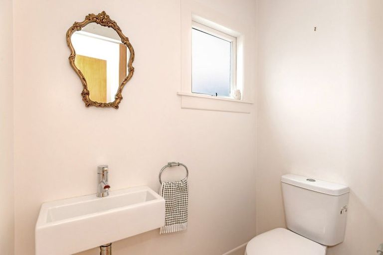 Photo of property in 4 Lysnar Street, Okitu, Gisborne, 4010