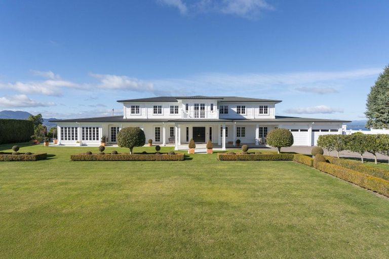 Photo of property in 423 Gillespie Place, Acacia Bay, Taupo, 3385