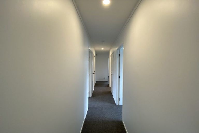 Photo of property in 1/92 Mirrabooka Avenue, Botany Downs, Auckland, 2010