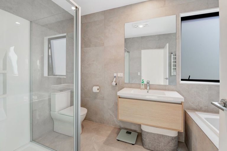 Photo of property in 28b Kukuwai Avenue, Red Beach, 0932