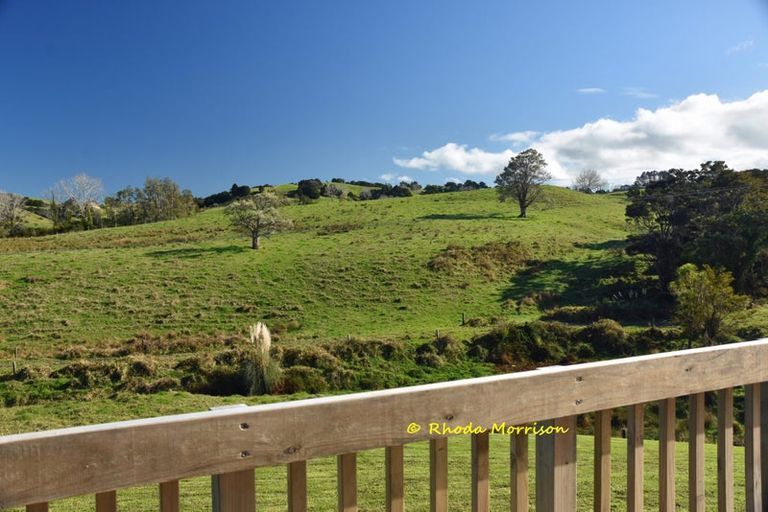 Photo of property in 12 Arahanga Road, Paparoa, 0571
