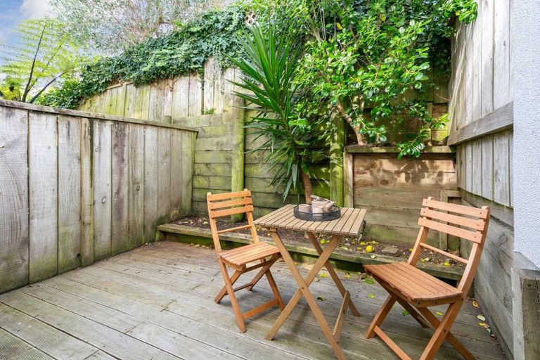 Photo of property in 19/20 Thompson Street, Mount Cook, Wellington, 6011