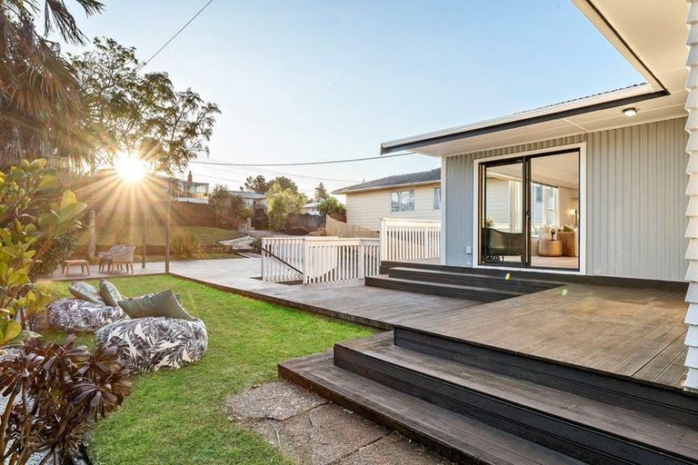 Photo of property in 4 Kelston Street, New Lynn, Auckland, 0600