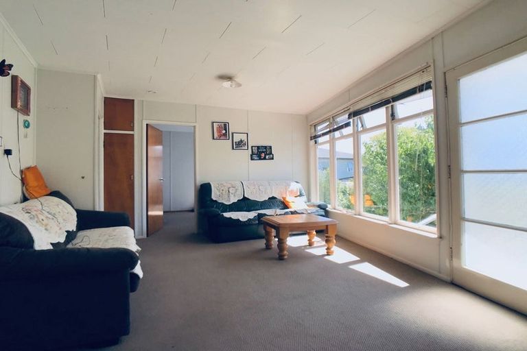 Photo of property in 92a Forrest Hill Road, Forrest Hill, Auckland, 0620