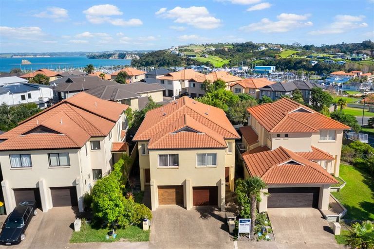 Photo of property in 16 Trimaran Drive, Gulf Harbour, Whangaparaoa, 0930