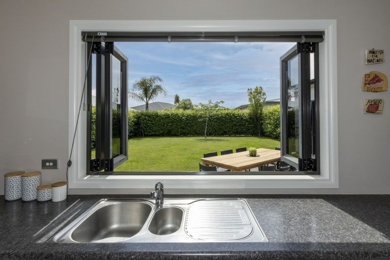 Photo of property in 4 Portland Place, Poraiti, Napier, 4112