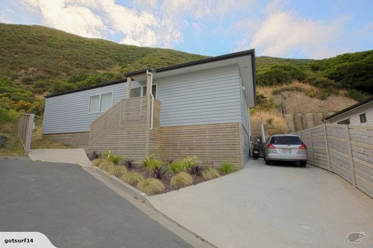 Photo of property in 26 Rarangi Way, Owhiro Bay, Wellington, 6023