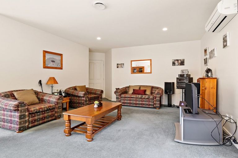 Photo of property in 105a Somerfield Street, Somerfield, Christchurch, 8024