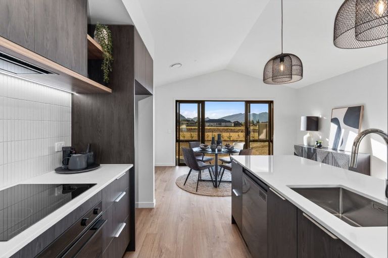 Photo of property in 11 Packer Road, Wanaka, 9382