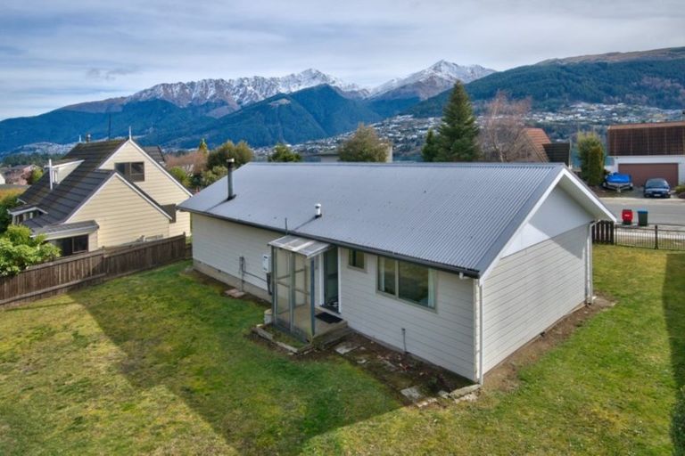 Photo of property in 49 Oregon Drive, Kelvin Heights, Queenstown, 9300