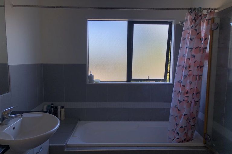 Photo of property in 37 Virginia Street, Henderson, Auckland, 0612