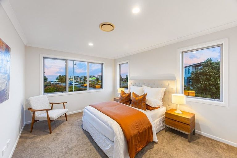 Photo of property in 17 Headland Drive, Long Bay, Auckland, 0630