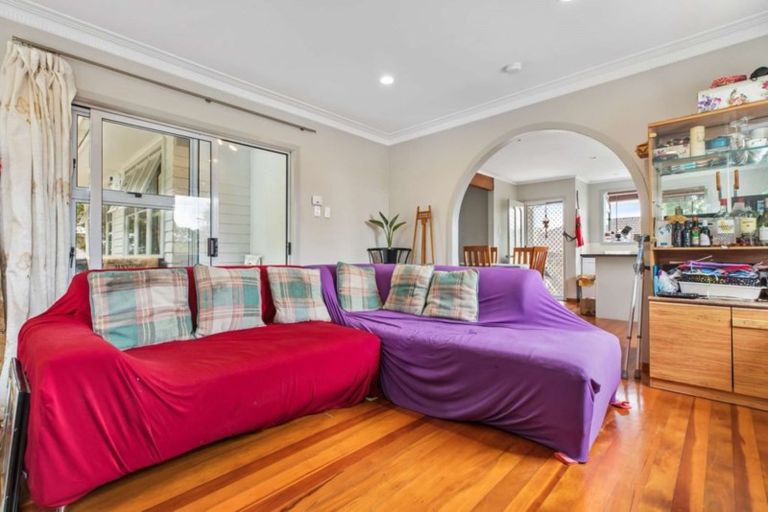 Photo of property in 291 Swanson Road, Ranui, Auckland, 0612