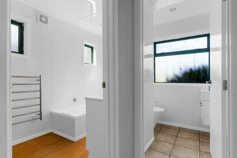 Photo of property in 4 Sea View Road, Baylys Beach, Dargaville, 0377