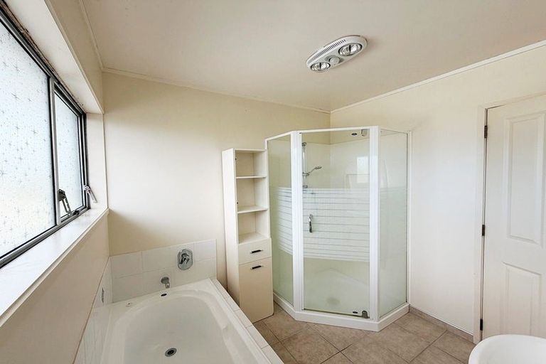 Photo of property in 77 Coronation Road, Hillcrest, Auckland, 0627