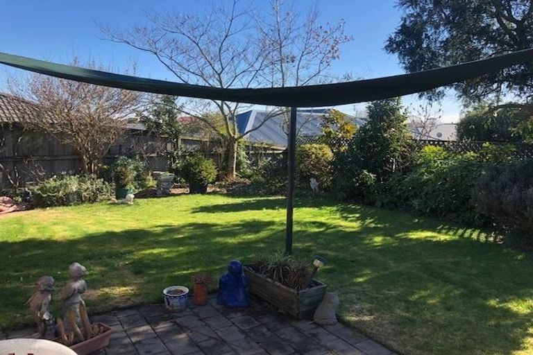 Photo of property in 290b Lake Terrace Road, Shirley, Christchurch, 8061