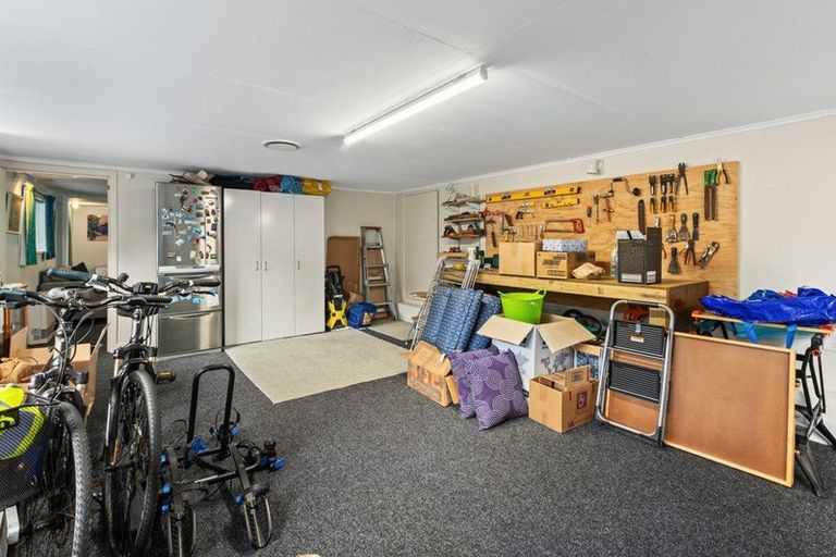 Photo of property in 60 Link Road, Newlands, Wellington, 6037