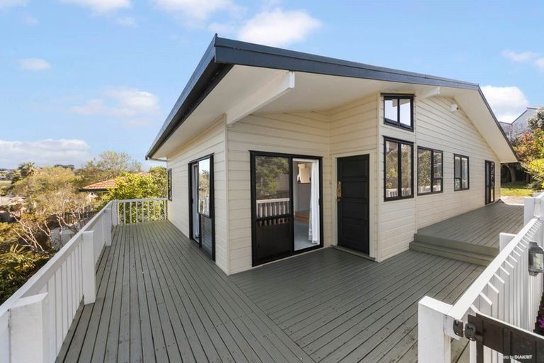 Photo of property in 5 Lagoon Way, West Harbour, Auckland, 0618