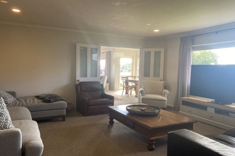 Photo of property in 33 Blue Heron Rise, Stanmore Bay, Whangaparaoa, 0932