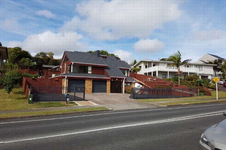 Photo of property in 18 Goodwood Drive, Goodwood Heights, Auckland, 2105