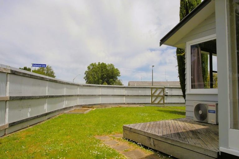 Photo of property in 87 Sutherland Crescent, Westbrook, Palmerston North, 4412