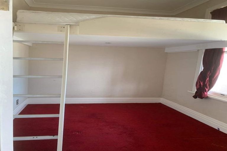 Photo of property in 6-10 Mudges Terrace, Newtown, Wellington, 6021