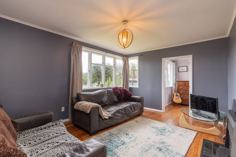 Photo of property in 37 Downes Street, Titahi Bay, Porirua, 5022