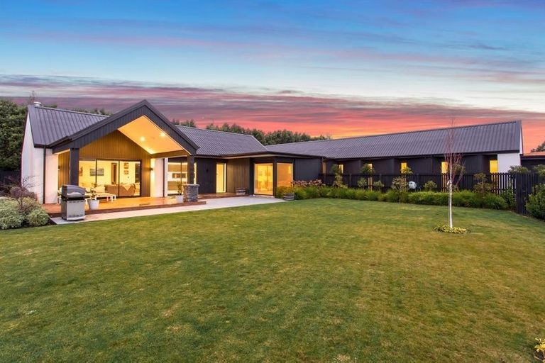 Photo of property in 9 Queenswood Gardens, Mairehau, Christchurch, 8052