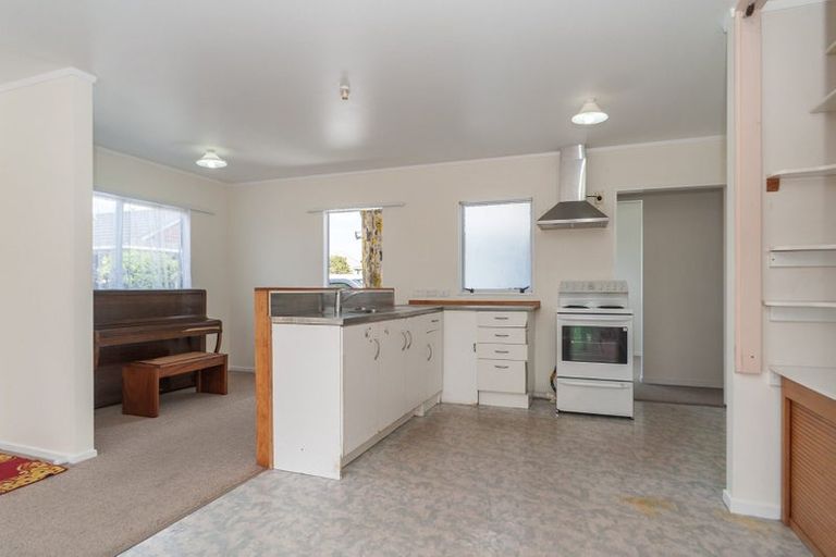 Photo of property in 2 Macalister Place, Miramar, Wellington, 6022