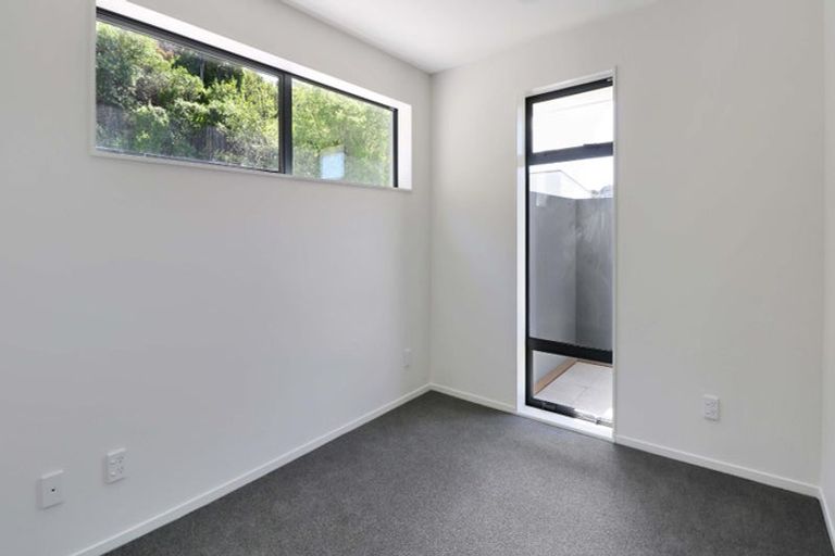 Photo of property in 2/63 Tiketike Way, Brooklyn, Wellington, 6021