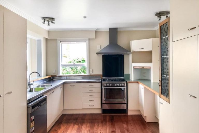 Photo of property in 11 Hillside Terrace, Saint Johns Hill, Whanganui, 4500