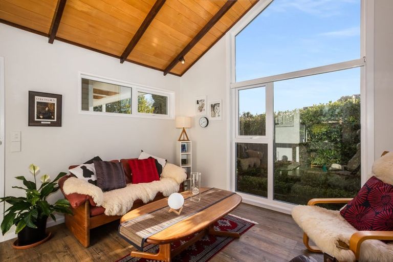 Photo of property in 13 Fleetwood Grove, Waikanae, 5036