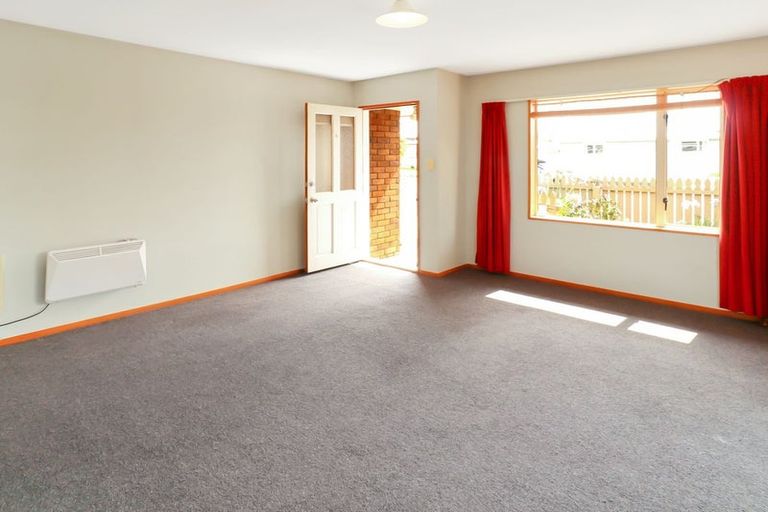 Photo of property in 1/104 Bassett Street, Burwood, Christchurch, 8083