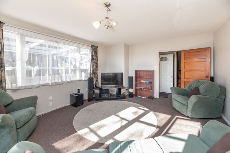 Photo of property in 13 Rowcliffe Crescent, Avonside, Christchurch, 8061