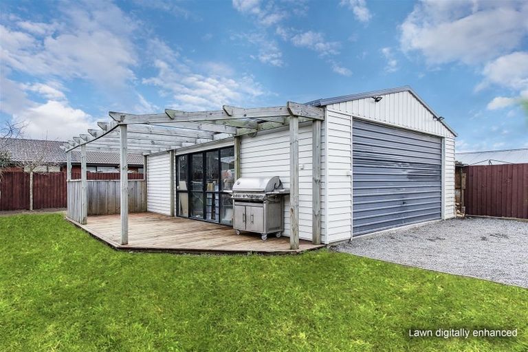 Photo of property in 33 Charlcott Street, Burnside, Christchurch, 8053