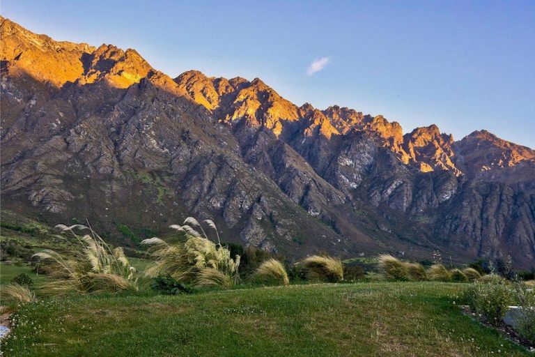 Photo of property in 6 Stockyard Lane, Jacks Point, Queenstown, 9371