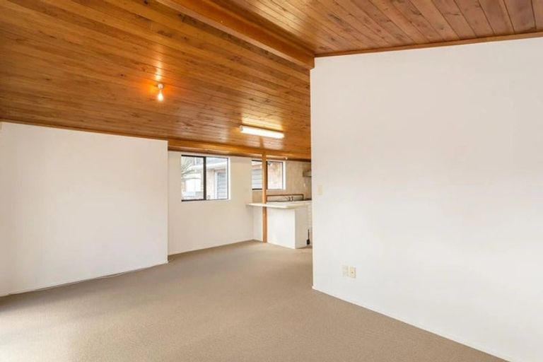 Photo of property in 372 Swanson Road, Ranui, Auckland, 0612