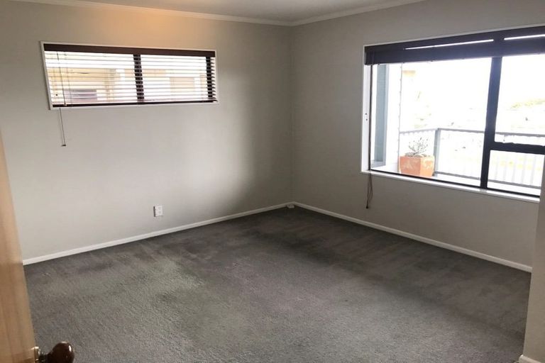 Photo of property in 6 Oakleigh Street, Maungaraki, Lower Hutt, 5010