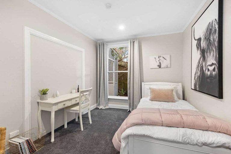 Photo of property in 24 Alfred Street, Northcote Point, Auckland, 0627