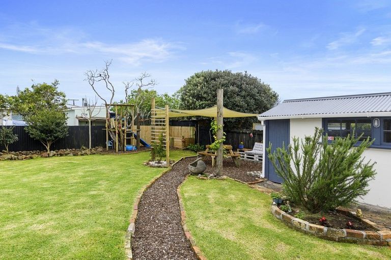 Photo of property in 20 Dinniss Avenue, Regent, Whangarei, 0112