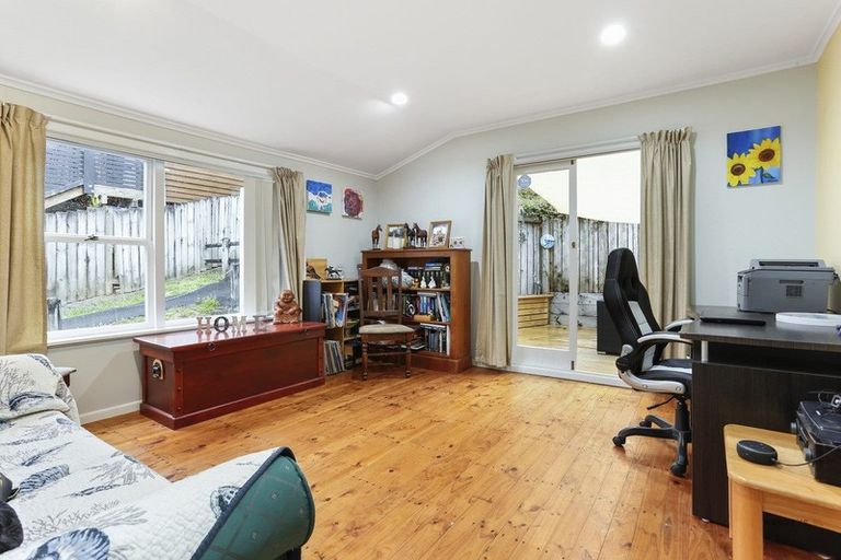 Photo of property in 512 West Coast Road, Oratia, Auckland, 0604