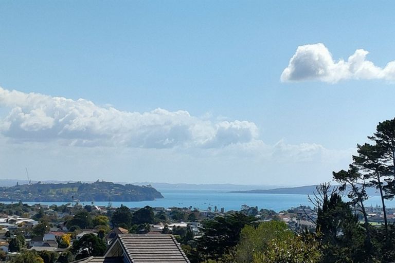 Photo of property in 64 Bleakhouse Road, Bucklands Beach, Auckland, 2014