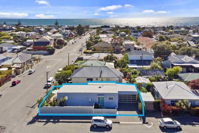 Photo of property in 33 Stoke Street, Sumner, Christchurch, 8081