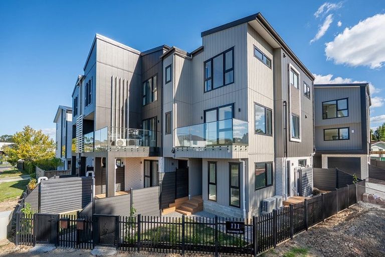 Photo of property in 111 Sycamore Drive, Sunnynook, Auckland, 0620