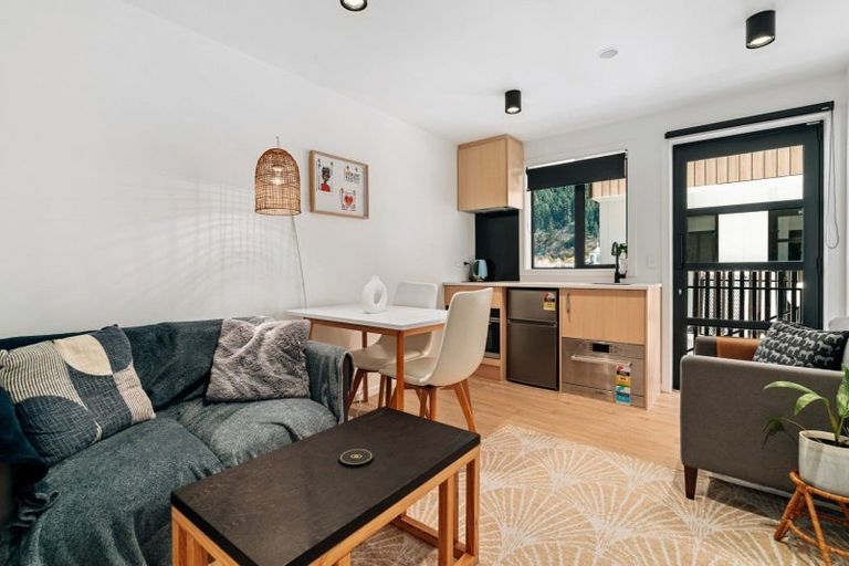 Photo of property in The Alex Apartments, 18/135b Hallenstein Street, Queenstown, 9300