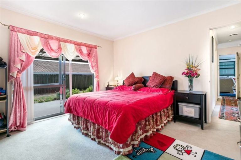 Photo of property in 18 Greenberry Drive, Ranui, Auckland, 0612