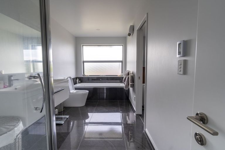 Photo of property in 12 Robalan Close, Halswell, Christchurch, 8025