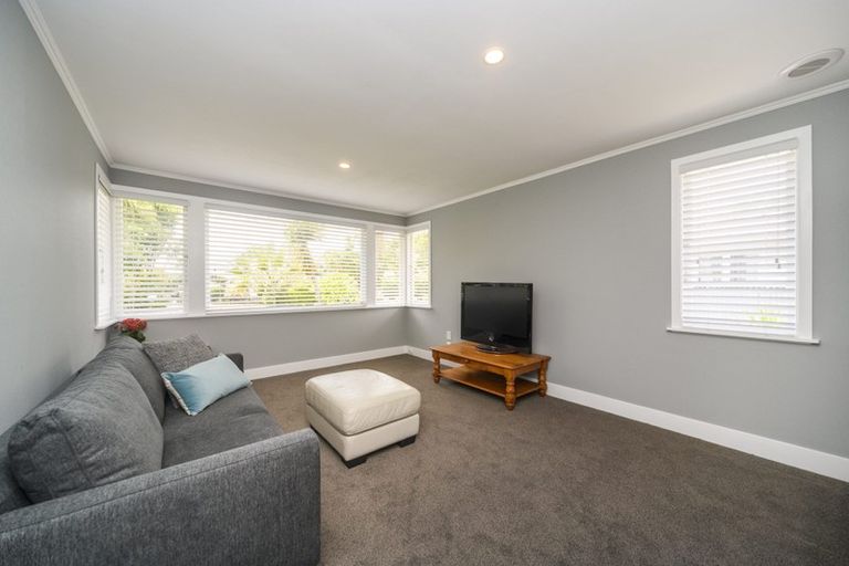 Photo of property in 24 Parkland Crescent, Terrace End, Palmerston North, 4410